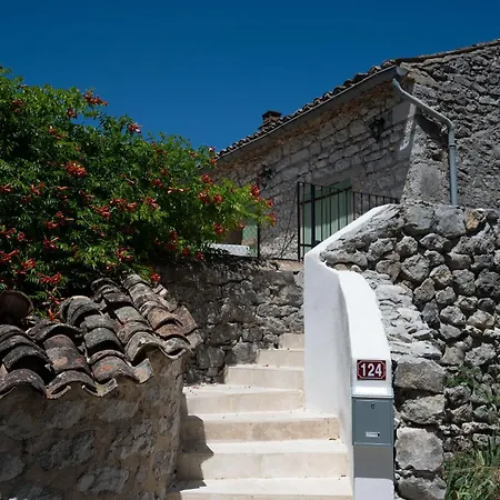 Holiday home Maison Henriette - Authentique Maison Ardechoise Labeaume